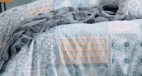 NEW-Ombre-Home-Bohemian-Tufted-Blue-Throw-127x152cm on sale